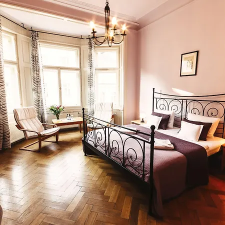 Merlin Hotel